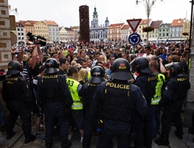 Protiromská demonstrace v centru Českých Budějovic.