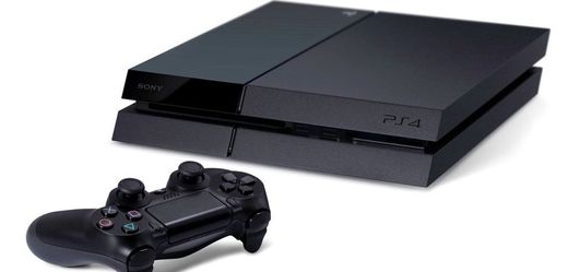 Konzole PlayStation 4 od Sony.