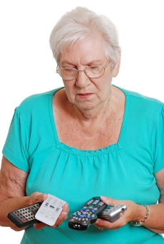 Seniorům často nezbývá než podepsat kupní smlouvu (ilustrační foto).