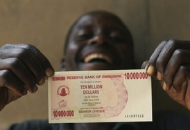 Chronická astronomická inflace v Zimbabwe. Každý miliardářem...