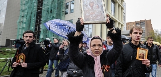 Protest proti Pussy Riot v Moskvě.