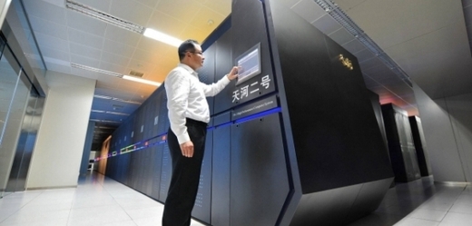 Konkurenční čínský superpočítač Tianhe-2 (ilustrační foto).