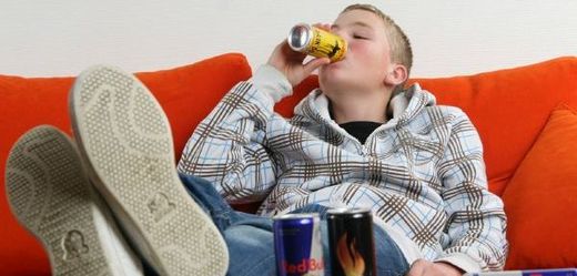 Jsou energetické nápoje pro mládež rizikové?