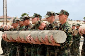 Příslušníci SEALs při výcviku v San Diegu.