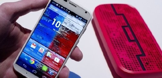 Motorola odhalila svůj nový chytrý telefon MOTO X.