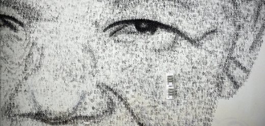 Portrét vytvořilo 27 tisíc úderů pěstí.