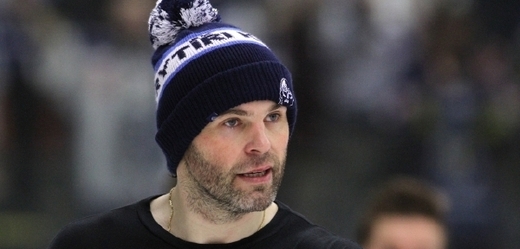 Jaromír Jágr sbírá síly na další ročník NHL na kladenském zimáku.