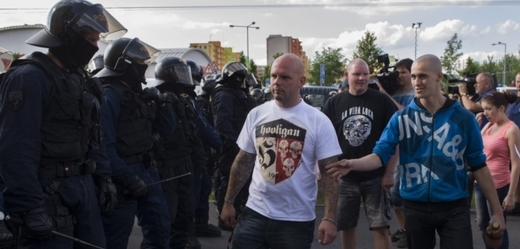Policisté zabránili 13. července účastníkům protiromského shromáždění v přístupu na sídliště Máj.