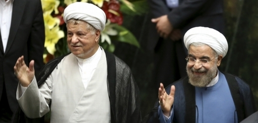 Bývalý prezident Hashemi Rafsanjani (vlevo) a nový prezident Hasan Rúhání.