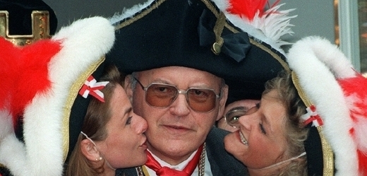 Německý prezident Roman Herzog během karnevalu. 