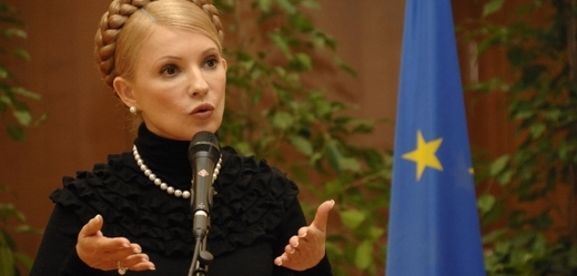 Tymošenková v době své politické "slávy". Na snímku v bruselské centrále EU.