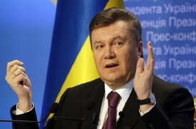 Janukovyč hledá šalamounské řešení.