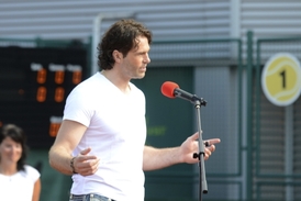 Pondělí strávil Jágr s mladými tenisty v Prostějově.