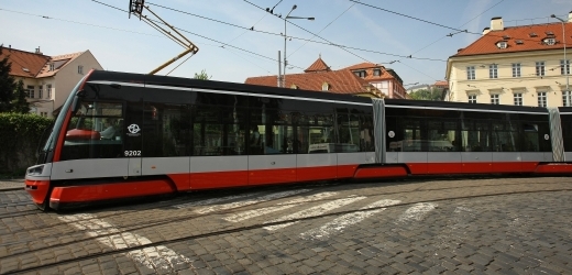 Běžný provoz tramvají by měl být obnoven po 7.00.