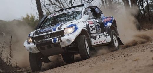 Ford Ranger se chystá na rally Dakar 2014.