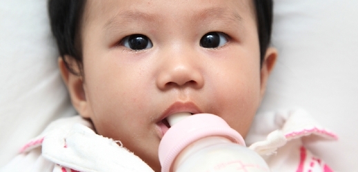 Zahraniční dětská výživa je v Číně žádaným artiklem.