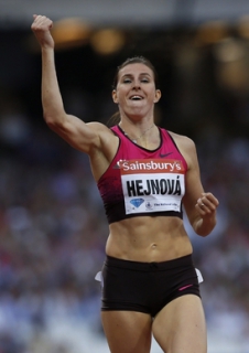 Zuzana Hejnová, česká favoritka běhu na 400 m překážek.