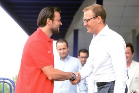 Tomáš Ujfaluši (vlevo) s vlastníkem fotbalové Sparty Danielem Křetinským.