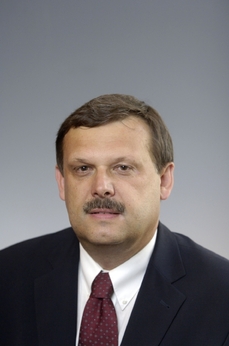 Kritiku ze strany opozice vyslovil např. Václav Votava (ČSSD).