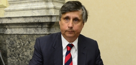 Ministr financí Jan Fischer.