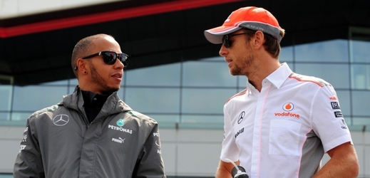Lewis Hamilton (vlevo) a Jenson Button.