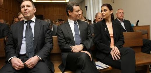 Petr Kott, David Rath a Kateřina Pancová u soudu.