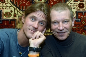 Zesnulý horolezec Zdeněk Hrubý (vpravo) s kolegou Markem Holečkem.