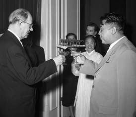 Kim Ir-sen a Antoním Zápotocký v Praze roku 1956.