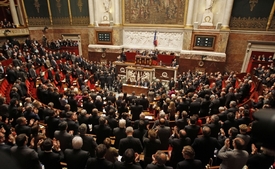Francouzské Národní shromáždění. Snímek z hlasování o sňatcích homosexuálů.