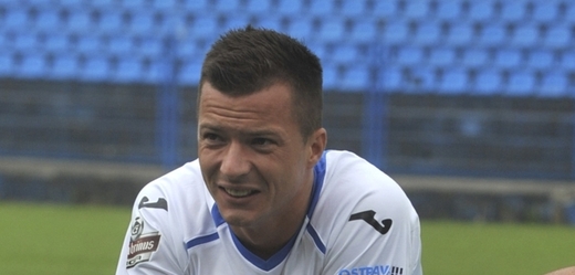 Fotbalista Václav Svěrkoš podstoupil další chirurgický zákrok kolena, při němž mu lékaři operovali poraněný meniskus.