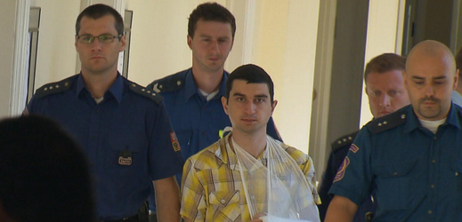 Poprvé od svého zatčení před osmi měsíci se ve čtvrtek na veřejnosti ukázal šestadvacetiletý Zbyněk Prokop.