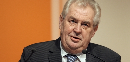 Prezident Miloš Zeman chce poslance pořádně zaměstnat.