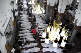 Desítky mrtvých v jedné z káhirských mešit.