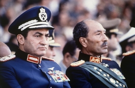 Husní Mubarak a Anvar Sadat roku 1981.