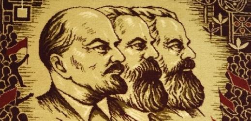 Vladimír Iljič Lenin, Karel Marx a Bedřich Engels mladé Vietnamce nezajímají.