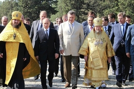 Prezidenti Putin a Janukovič slavili výročí pravoslavné církve.