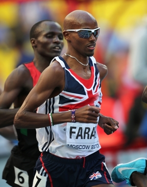 Britský běžec Mo Farah ovládl v Moskvě závody na 5000 i 10.000 metrů.