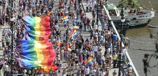 Centrem Prahy už potřetí prošel pochod hrdosti homosexuálů Prague Pride.