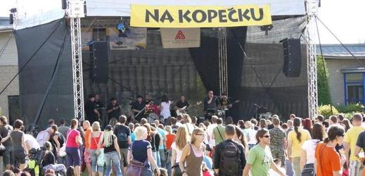 V psychiatrické léčebně Kosmonosy proběhne 25.8. Festival Na Kopečku.