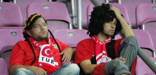 Turečtí fanoušci.
