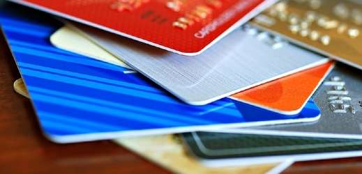 Zákazníci dostali zavádějící a nejasné informace o pojistkách kreditních karet, a koupili si tedy pojištění, které nepotřebovali (ilustrační foto).