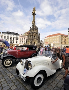 V Olomouci se sjedou historická vozidla.