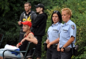 Městské strážnice sledují situaci v brněnském parku Koliště.