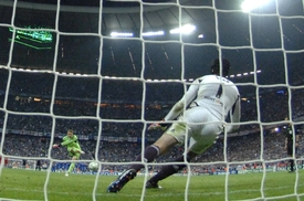 V loňském finále Ligy mistrů proměnil Neuer jednu z penalt, narozdíl od svých dvou spoluhráčů.