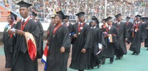 Absolventi jedné z liberijských univerzit.