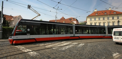 Muž byl zastřelen v tramvaji číslo 22.