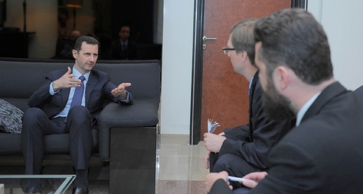 Bašár Asad při rozhovoru s ruskými novináři.