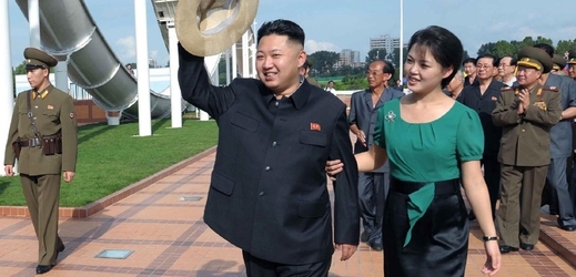 Kim III. se svou zákonnou chotí. 