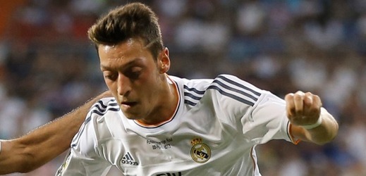 Německý záložník Mesut Özil má namířeno z Realu Madrid do Arsenalu. 