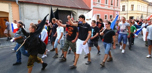 Protiromská demonstrace v Duchcově. 